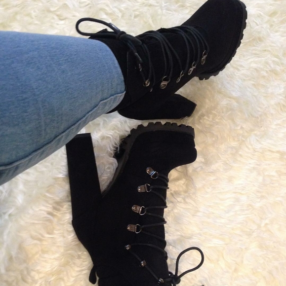 𝙇𝙖𝙨𝙩 𝙎𝙞𝙯 10 🖤Suede D-Ring Lace Up Platform - Picture 7 of 10